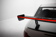 Carica l'immagine nel visualizzatore di Gallery, Alettone V.1 BMW Serie 1M E82 in Fibra di Carbonio + LED — dettaglio del profilo