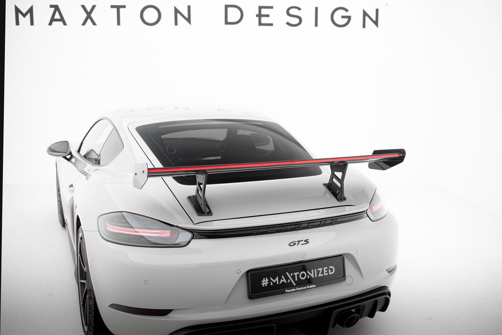 Alettone V.1 Porsche Cayman 982c Cayman T / Cayman GTS in Fibra di Carbonio + LED — dettaglio della superficie