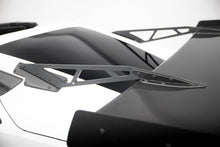 Alettone Chevrolet Corvette C7 Stingray / Grand Sport in Fibra di Carbonio (con attacco swan neck superiore) — vista laterale
