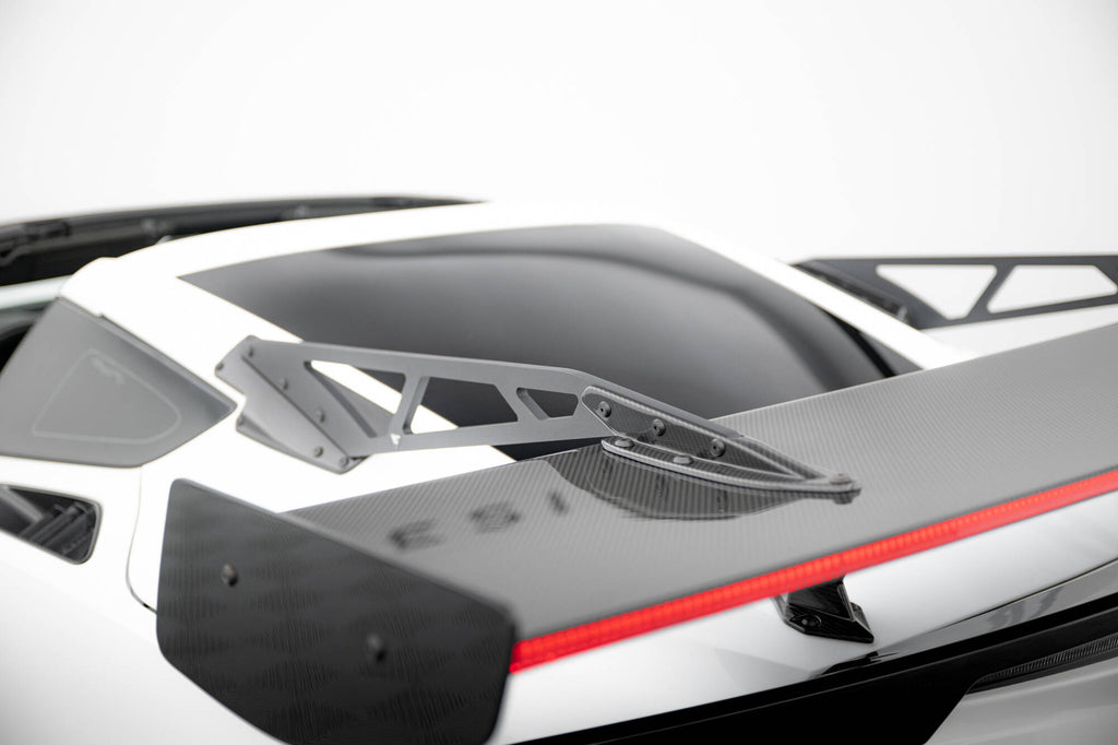Alettone Chevrolet Corvette C7 Stingray / Grand Sport in Fibra di Carbonio + LED (con attacco swan neck superiore) — vista dall'alto