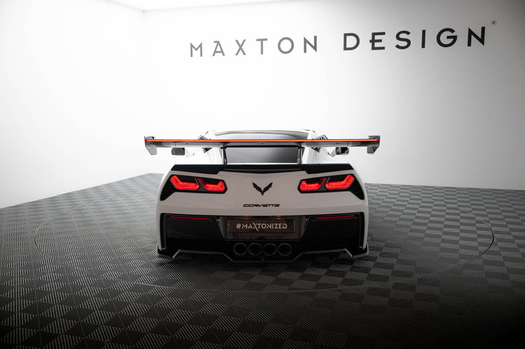 Alettone Chevrolet Corvette C7 Stingray / Grand Sport in Fibra di Carbonio + LED (con attacco swan neck superiore) — montato sulla vettura