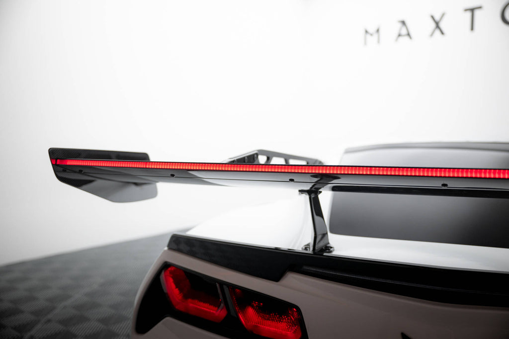 Alettone Chevrolet Corvette C7 Stingray / Grand Sport in Fibra di Carbonio + LED (con attacco swan neck superiore) — particolare della finitura