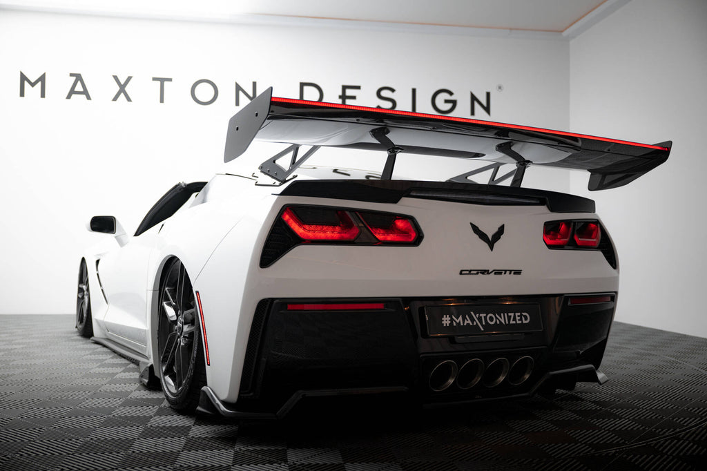 Alettone Chevrolet Corvette C7 Stingray / Grand Sport in Fibra di Carbonio + LED (con attacco swan neck superiore) — dettaglio del fissaggio