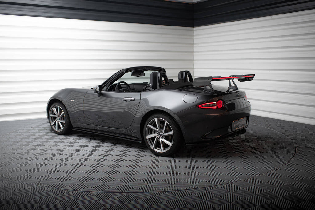 Alettone Mazda MX-5 ND in Fibra di Carbonio + LED — dettaglio del profilo