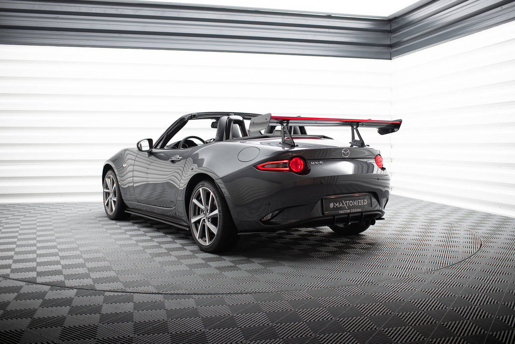 Alettone Mazda MX-5 ND in Fibra di Carbonio + LED — montato sulla vettura
