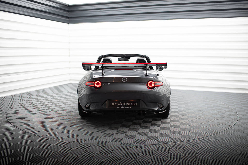 Alettone Mazda MX-5 ND in Fibra di Carbonio + LED — vista laterale