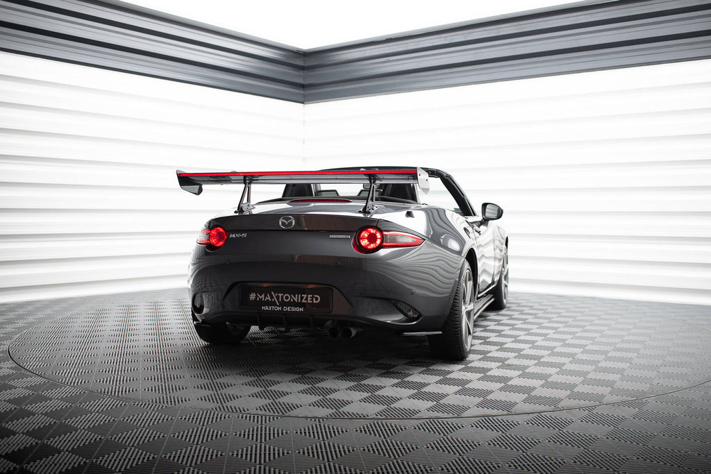 Alettone Mazda MX-5 ND in Fibra di Carbonio + LED — particolare della finitura