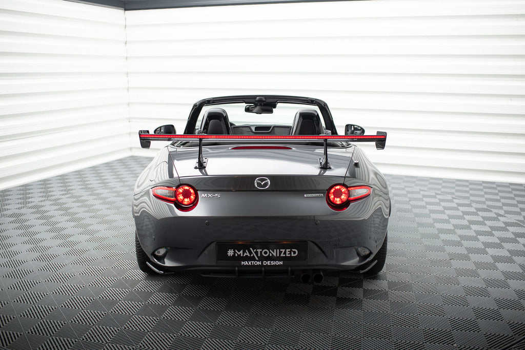 Alettone Mazda MX-5 ND in Fibra di Carbonio + LED — vista posteriore