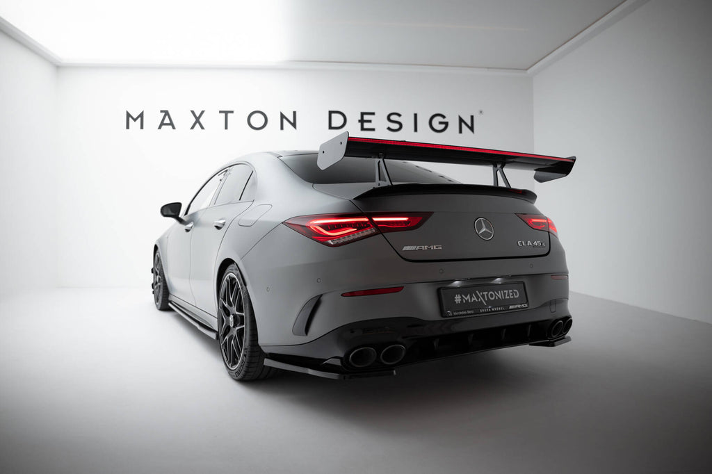 Alettone Mercedes CLA Coupé C118 AMG-Line / AMG 35 / AMG 35 Aero in Fibra di Carbonio + LED (con attacco swan neck superiore) — dettaglio del fissaggio