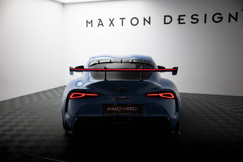 Alettone Toyota Supra Mk5 in Fibra di Carbonio + LED (con attacco swan neck superiore) — particolare della finitura