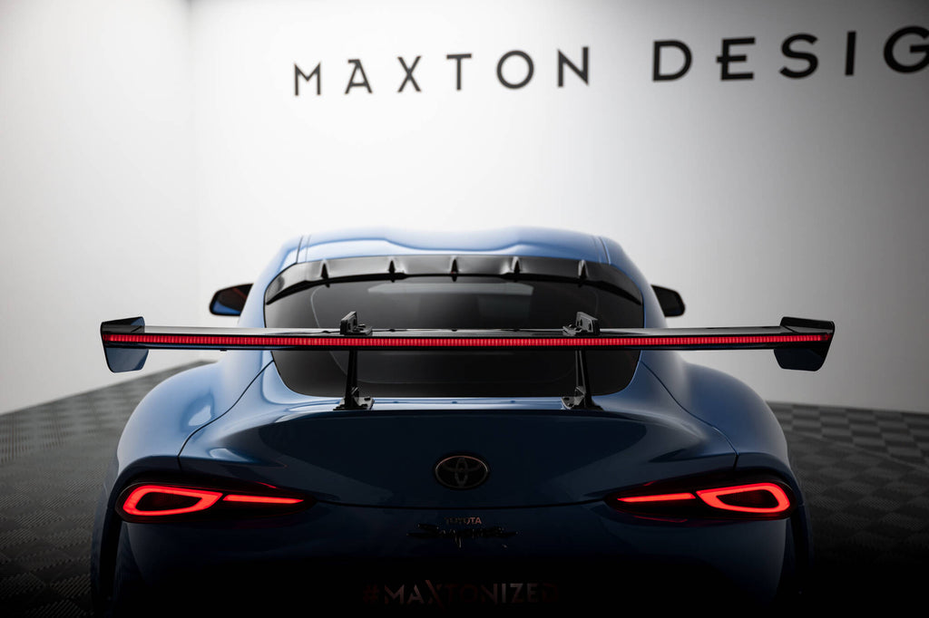 Alettone Toyota Supra Mk5 in Fibra di Carbonio + LED (con attacco swan neck superiore) — vista posteriore