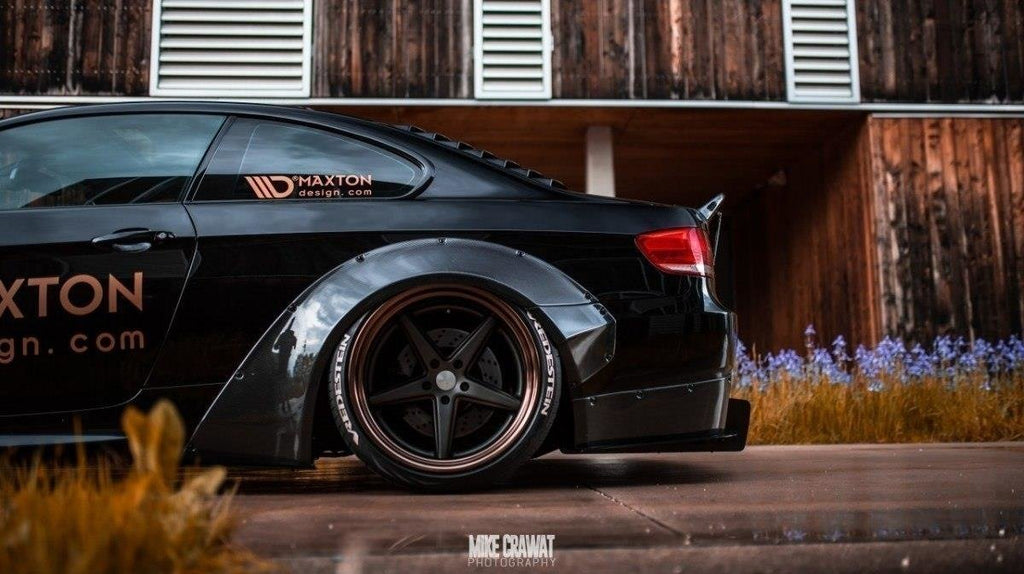 Spoiler ducktail Maxton Design per BMW M3 Coupé E92, vetroresina grezza da verniciare — vista laterale