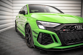 Dettaglio dei canards Maxton Design montati sul paraurti anteriore della Audi RS3 8Y