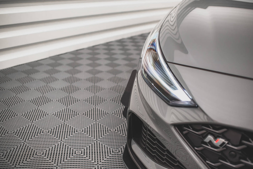 Canards montati sul paraurti anteriore della Hyundai i30 N Hatchback