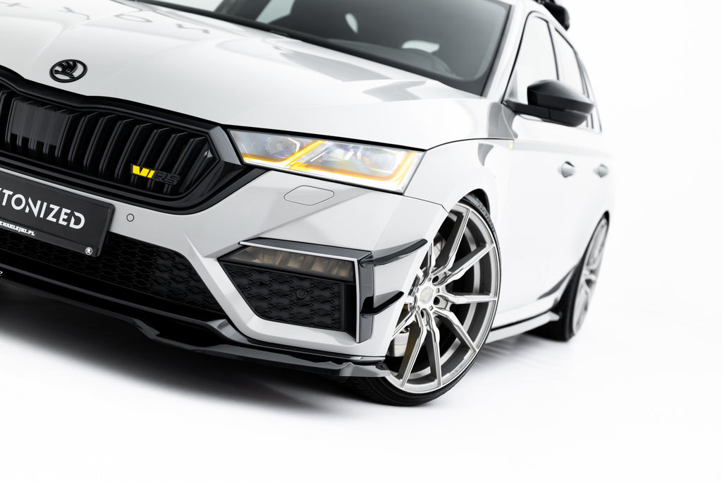 Canards Skoda Octavia RS Mk4 — montato sulla vettura