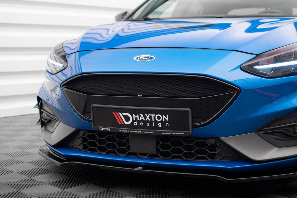Griglia anteriore Maxton Design montata sulla Ford Focus Mk4