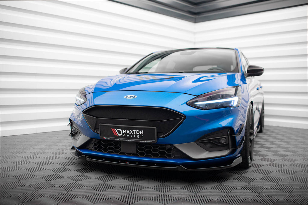Griglia anteriore Ford Focus ST-Line Mk4 - dettaglio della finitura nero lucido