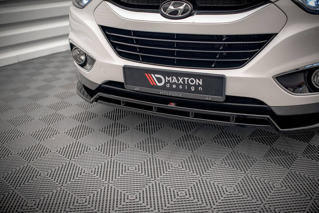 Vista frontale della Hyundai ix35 Mk1 con lip anteriore Maxton Design