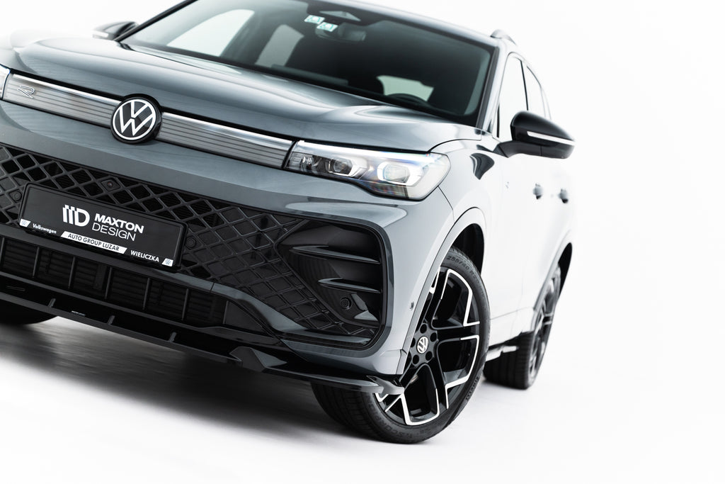 Lip Anteriore V.1 Volkswagen Tiguan Mk3 R-Line — vista angolata
