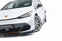 Load image into Gallery viewer, Lip Anteriore V.2 Cupra Born Mk1 — dettaglio del profilo