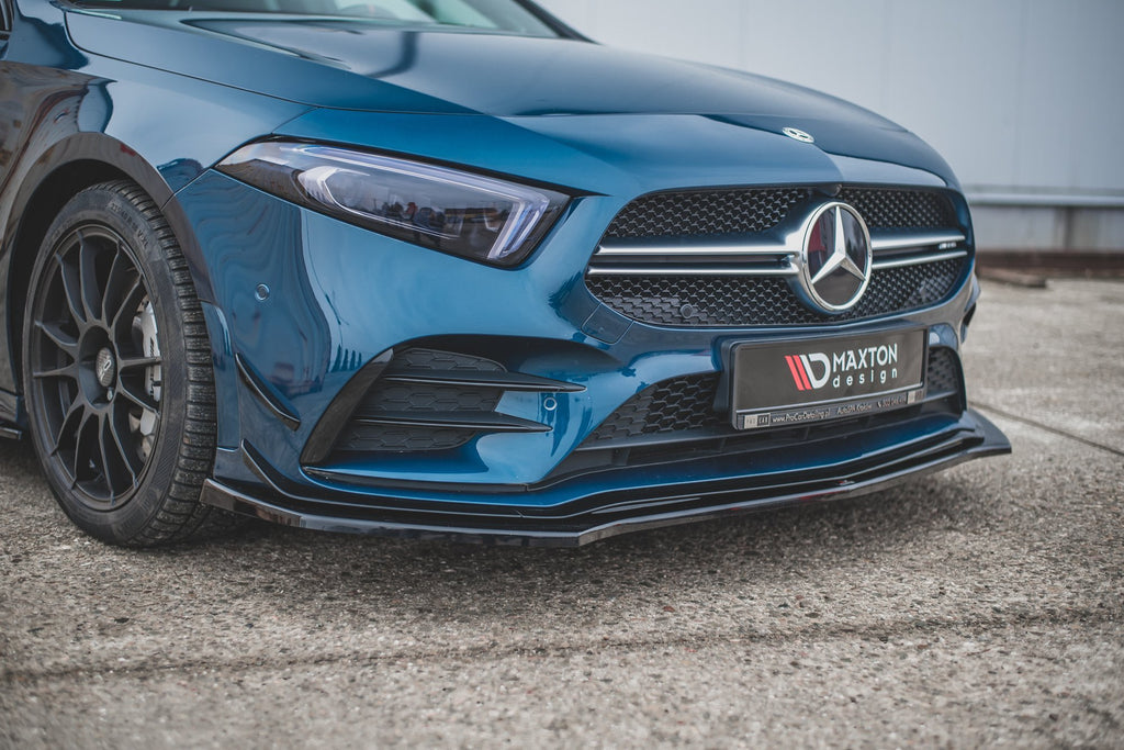 Lip anteriore V.2 Maxton Design in ABS nero lucido per Mercedes Classe A 35 AMG Aero W177, dettaglio del profilo