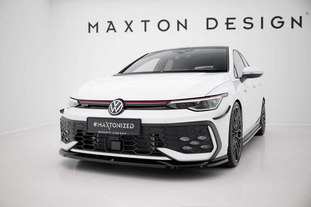 Lip Anteriore V.4 Volkswagen Golf Mk8 Facelift GTI / GTE / R-Line — particolare della finitura