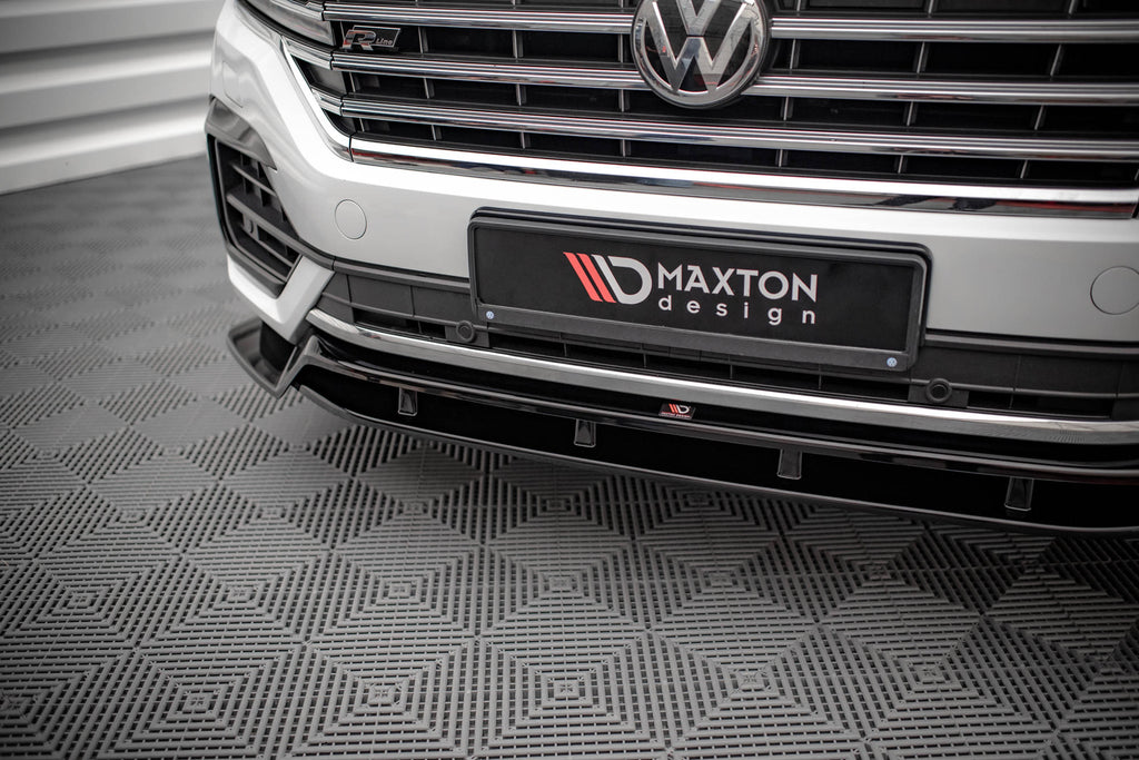 Lip Anteriore Volkswagen Touareg Mk3 R-Line — particolare della finitura