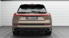 Load image into Gallery viewer, Estensione Spoiler Lower Audi e-tron — dettaglio del fissaggio