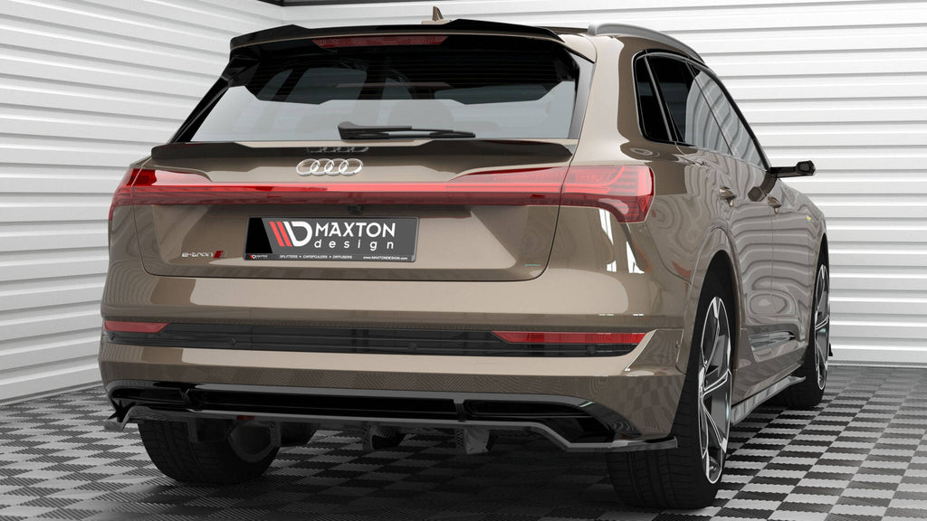 Estensione Spoiler Lower Audi e-tron — vista angolata