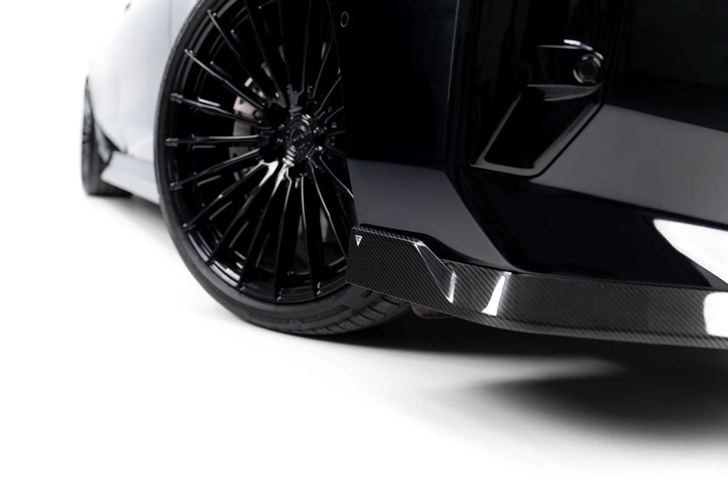 Lip Anteriore BMW Serie 7 G70 i7 eDrive50 M-pack / i7 xDrive60 M-Pack / i7 M70 xDrive M-Pack in Fibra di Carbonio — vista laterale