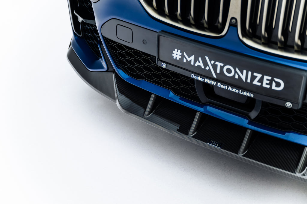 Lip Anteriore BMW X7 G07 M-Pack in Fibra di Carbonio — particolare del bordo