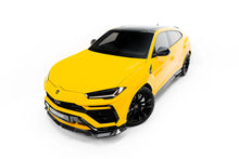 Load image into Gallery viewer, Lip Anteriore Lamborghini Urus Mk 1 in Fibra di Carbonio — vista laterale