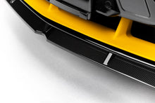 Load image into Gallery viewer, Lip Anteriore Lamborghini Urus Mk 1 in Fibra di Carbonio — vista posteriore