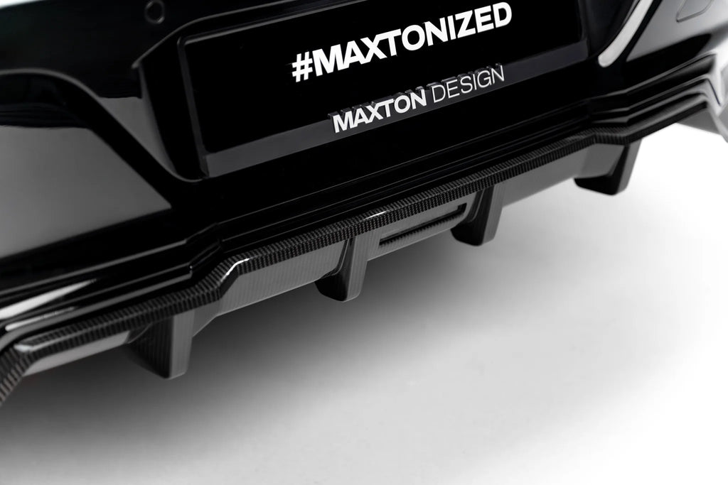 Splitter Posteriore Centrale BMW Serie 7 G70 750e xDrive M-Pack / 740d xDrive M-Pack / I7 eDrive50 xDrive M-Pack — montato sulla vettura