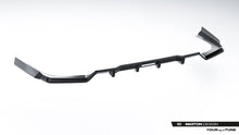Carica l'immagine nel visualizzatore di Gallery, Splitter Posteriore Centrale BMW Serie 7 G70 750e xDrive M-Pack / 740d xDrive M-Pack / I7 eDrive50 xDrive M-Pack — particolare della finitura