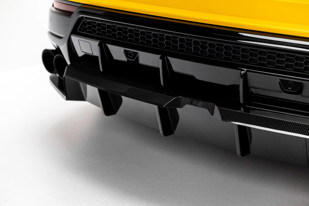 Splitter Posteriore Centrale Lamborghini Urus Mk 1 in Fibra di Carbonio — particolare della finitura