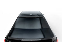 Carica l'immagine nel visualizzatore di Gallery, Alettone BMW Serie 7 G70 i7 eDrive50 M-pack / i7 xDrive60 M-Pack / i7 M70 xDrive M-Pack — vista laterale