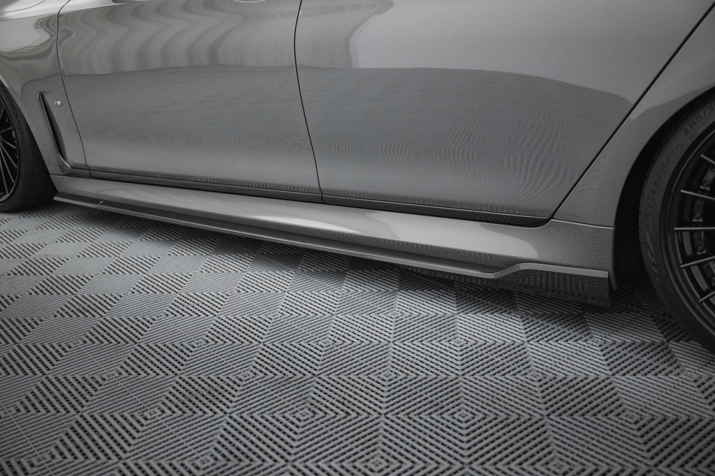 Diffusori Sotto Minigonne BMW Serie 7 G11 Facelift M-Pack in Fibra di Carbonio — montato sulla vettura