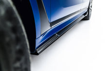 Carica l'immagine nel visualizzatore di Gallery, Diffusori Sotto Minigonne BMW X7 G07 M-Pack in Fibra di Carbonio — dettaglio della superficie