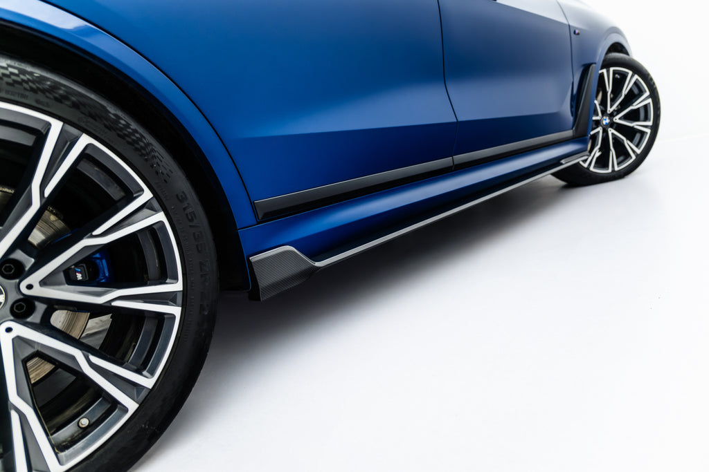 Diffusori Sotto Minigonne BMW X7 G07 M-Pack in Fibra di Carbonio — vista angolata