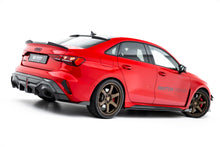 Carica l'immagine nel visualizzatore di Gallery, Diffusori Sotto Minigonne V.1 Audi RS3 8Y Facelift in Fibra di Carbonio — vista angolata