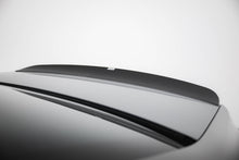 Load image into Gallery viewer, Alettone BMW Serie 7 G11 M-Pack in Fibra di Carbonio — vista d'insieme