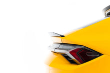 Carica l'immagine nel visualizzatore di Gallery, Estensione Spoiler Lamborghini Urus Mk 1 in Fibra di Carbonio (inferiore) — dettaglio del fissaggio