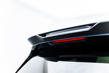 Load image into Gallery viewer, Alettone BMW X7 G07 M-Pack in Fibra di Carbonio — montato sulla vettura