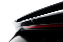 Alettone Maxton Design compatibile con BMW X7 G07 Facelift M-Pack in Fibra di Carbonio — particolare della finitura