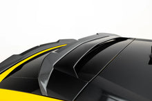 Load image into Gallery viewer, Estensione Spoiler Lamborghini Urus Mk 1 in Fibra di Carbonio — particolare della finitura