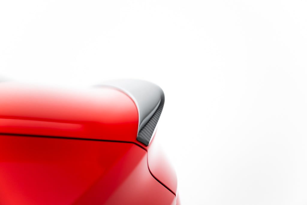 Estensione Spoiler V.2 Audi RS3 Berlina 8Y Facelift in Fibra di Carbonio — particolare della finitura