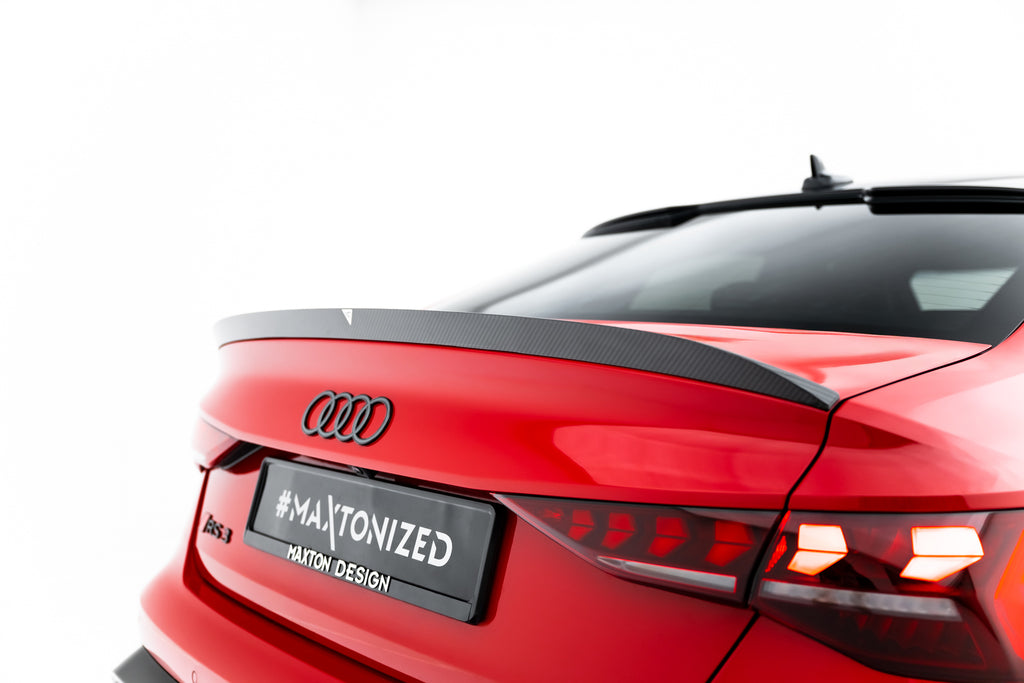 Estensione Spoiler V.2 Audi RS3 Berlina 8Y Facelift in Fibra di Carbonio — particolare del bordo