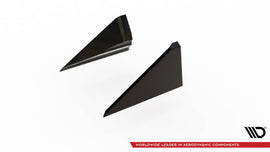 Flap Anteriori Maxton Design compatibili con BMW Serie M4 G82/G83 in Fibra di Carbonio — dettaglio del profilo