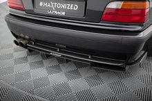 Carica l'immagine nel visualizzatore di Gallery, Dettaglio del diffusore posteriore Maxton per BMW M3 E36 Coupé